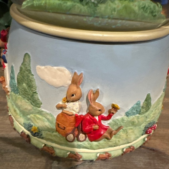 RARE! "2001" ROYAL DOULTON BUNNYKINS "ROCK-A-BYE BABY “ MUSICAL SNOW GLOBE - Picture 6 of 10